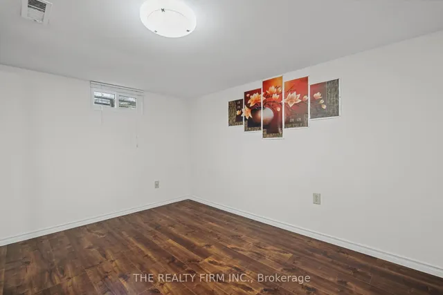 52 Barrett Cres, London South 5
