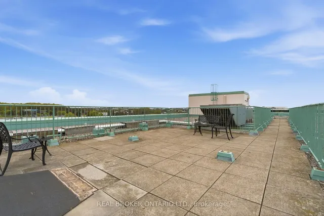30 Blue Springs Dr #215, Waterloo 5