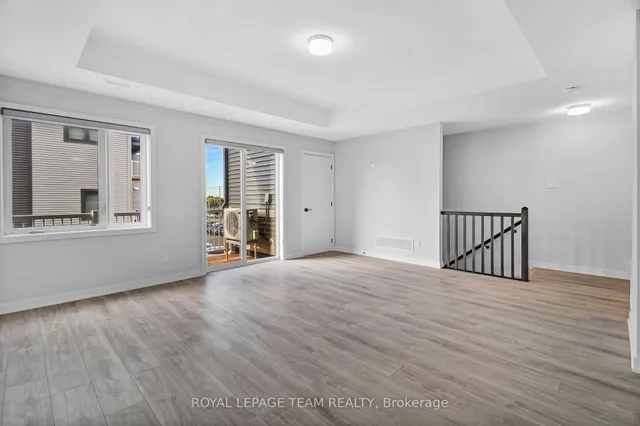 802 Parnian Private, Ottawa 2