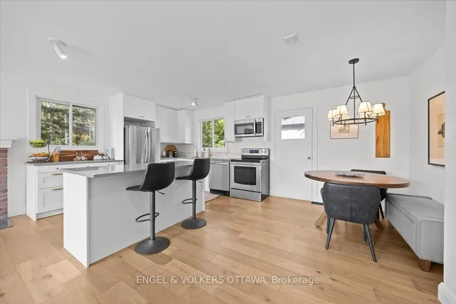 1393 Sutherland Dr, Manotick 5