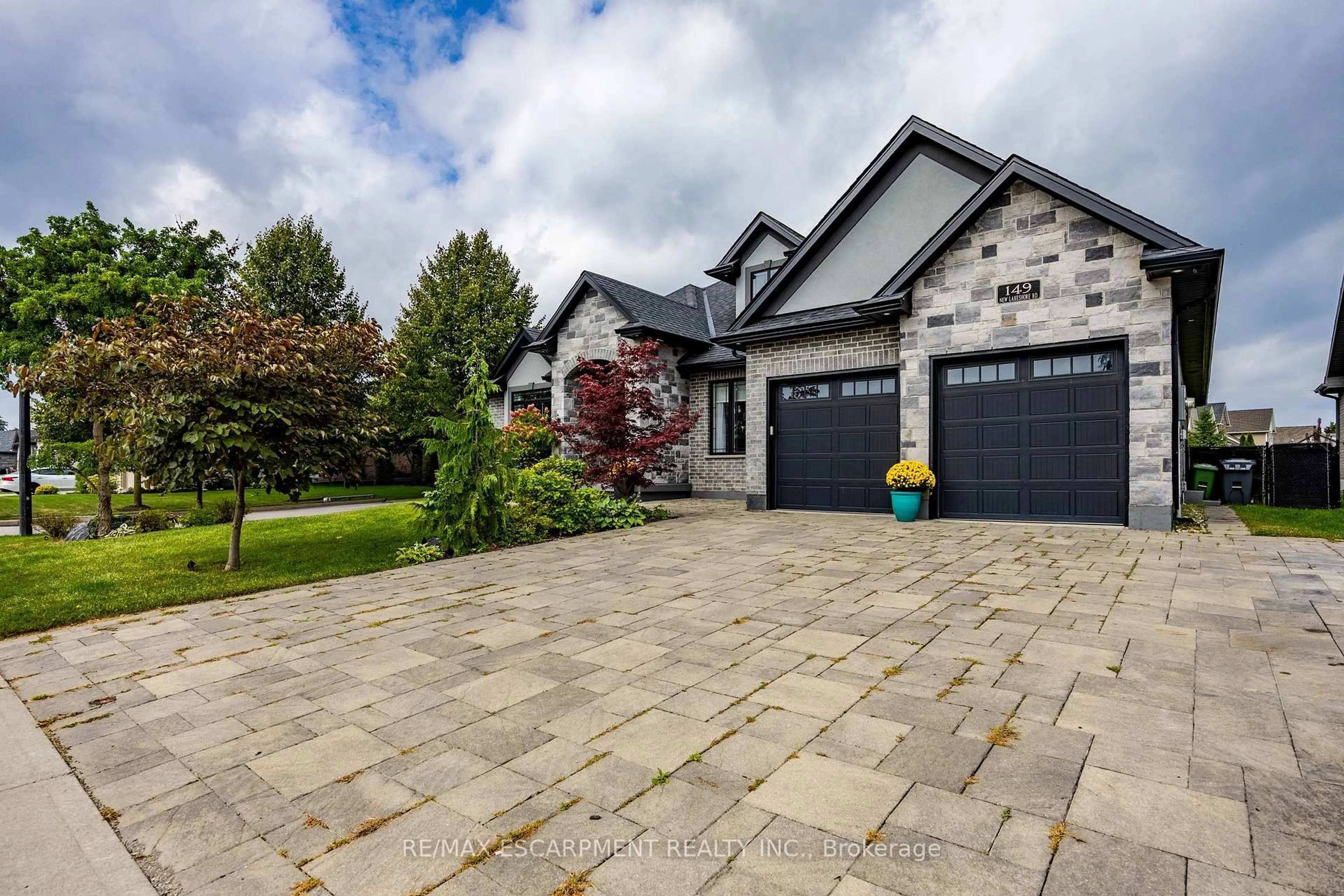 trreb/IMG-X13802362_e29a0c6d-efea-43a9-a68b-677650cd04ca-l.jpg