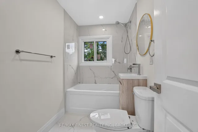 17 London Ave, Prince Edward County 4