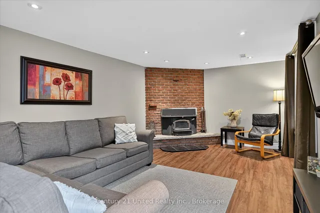 537 Montcalm Dr, Peterborough 5