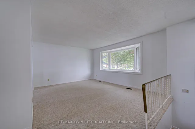 602 Highpoint Ave, Waterloo 3