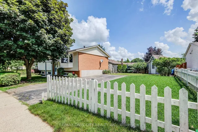 602 Highpoint Ave, Waterloo 4