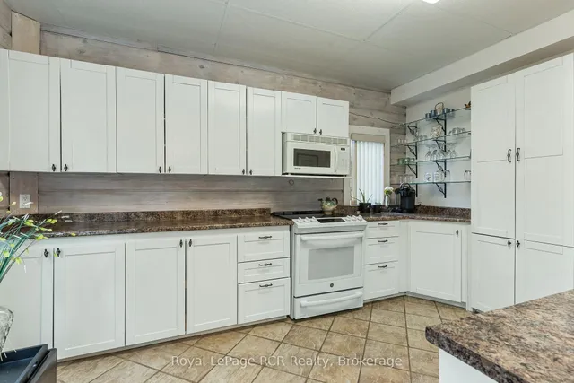 183 Lakeshore Rd, Georgian Bluffs 4