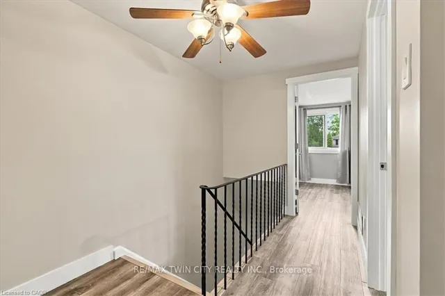 18 Forest Glen Crt, Kitchener 5