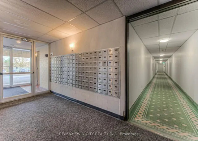 225 Harvard Pl #509, Waterloo 5