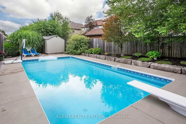 1912 Jubilee Dr, London North 2