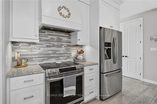 62 Forestview Crt, West Lincoln 3