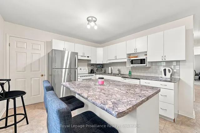 11 Monroe Crt, Prince Edward County 5