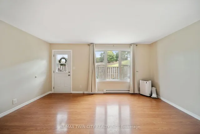 379 Darling St #19, Brantford 3