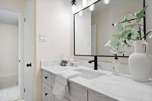 44 Salvia St, London South 5