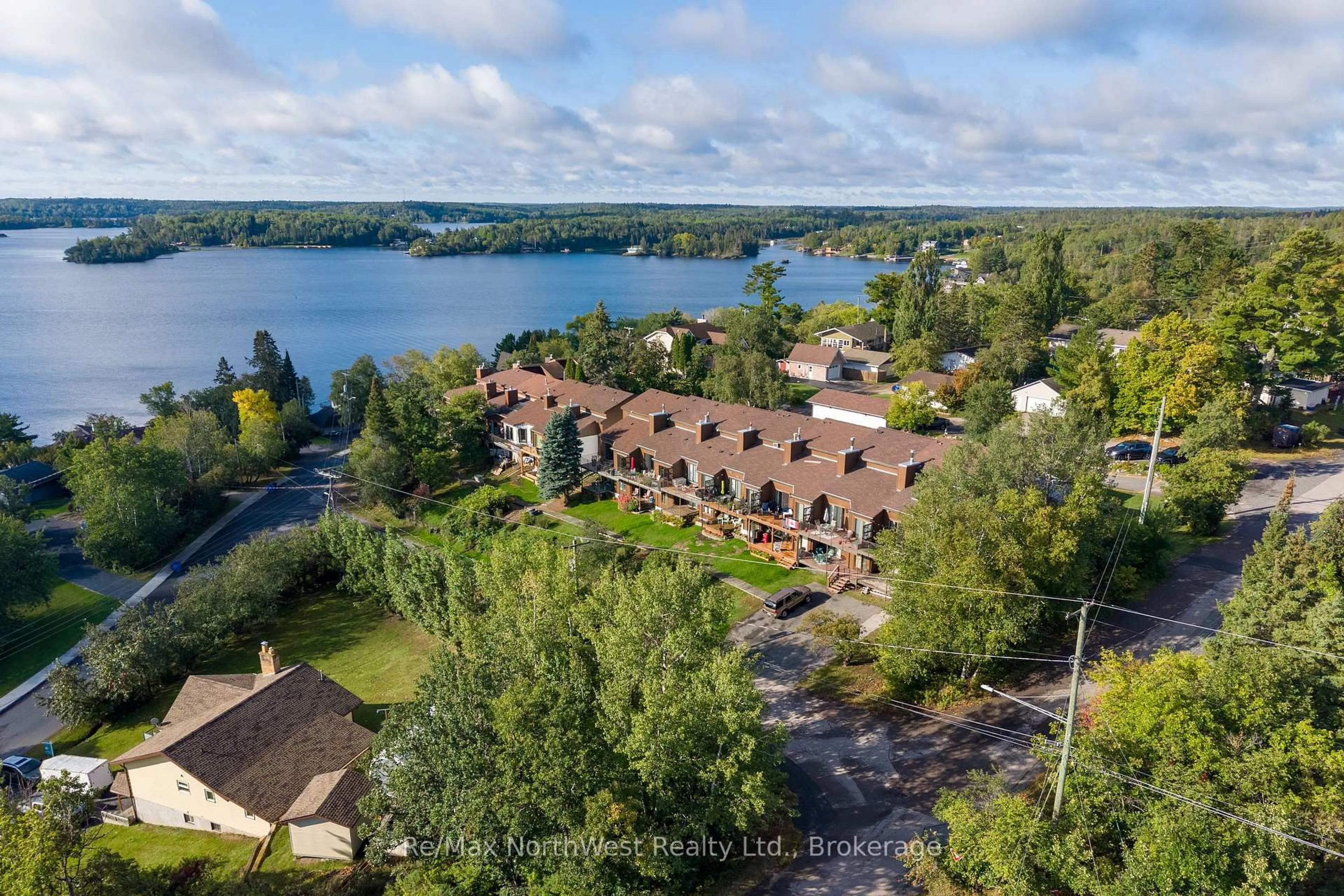trreb/IMG-X13806460_d9fcf05f-28c8-4c8d-998c-55c65a91219c-l.jpg