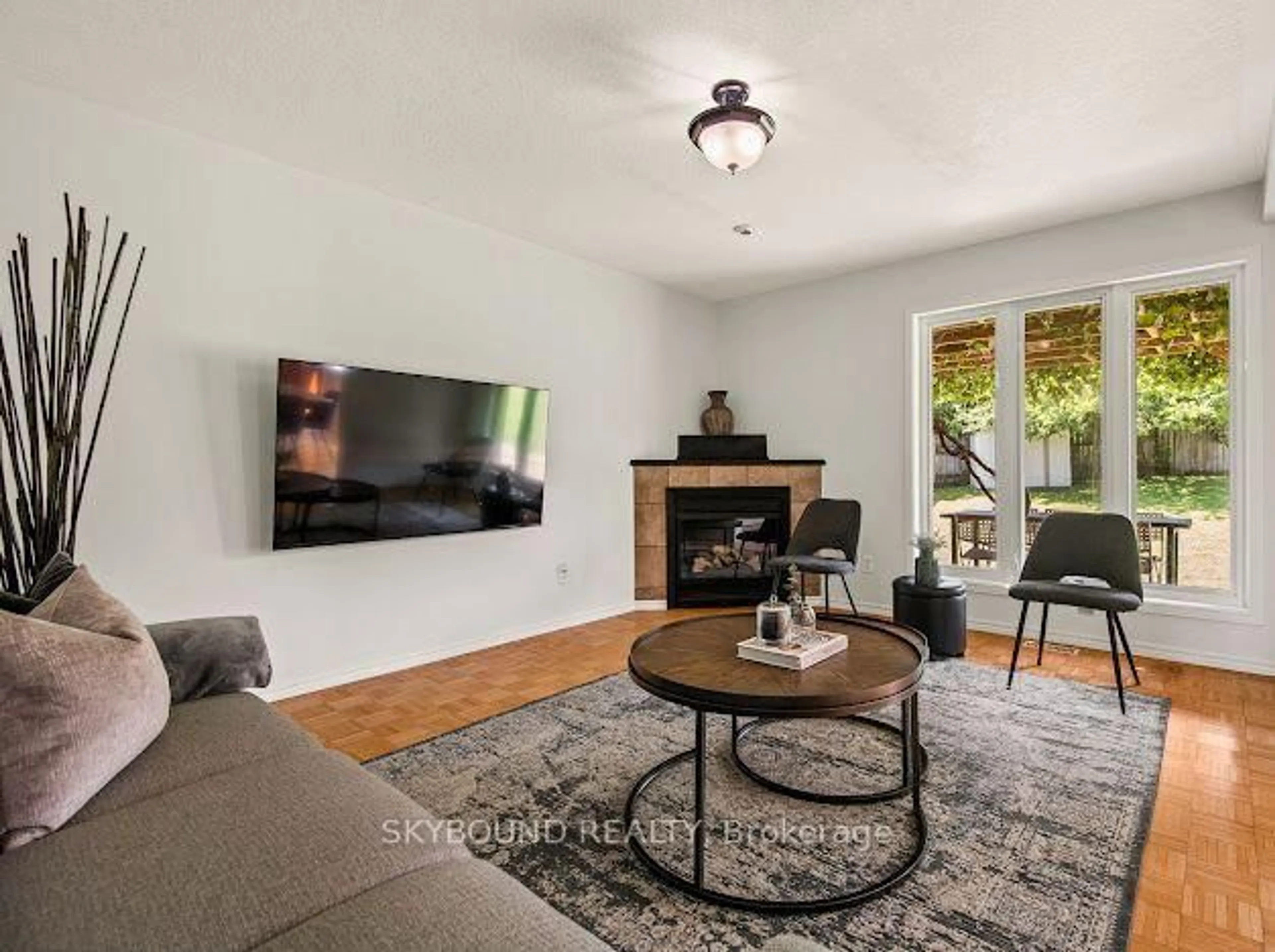 trreb/IMG-X13807154_1a82bf63-016a-41f7-83bc-7776584382db-l.jpg