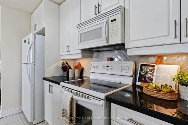 148 Third St #206, Cobourg 4