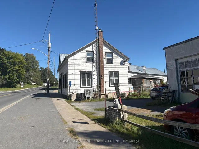 18556 DUNDAS St, South Glengarry 4