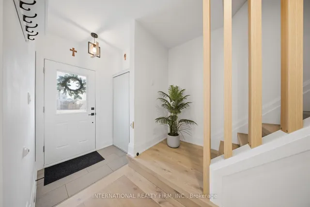 28 Debby Cres, Brantford 2