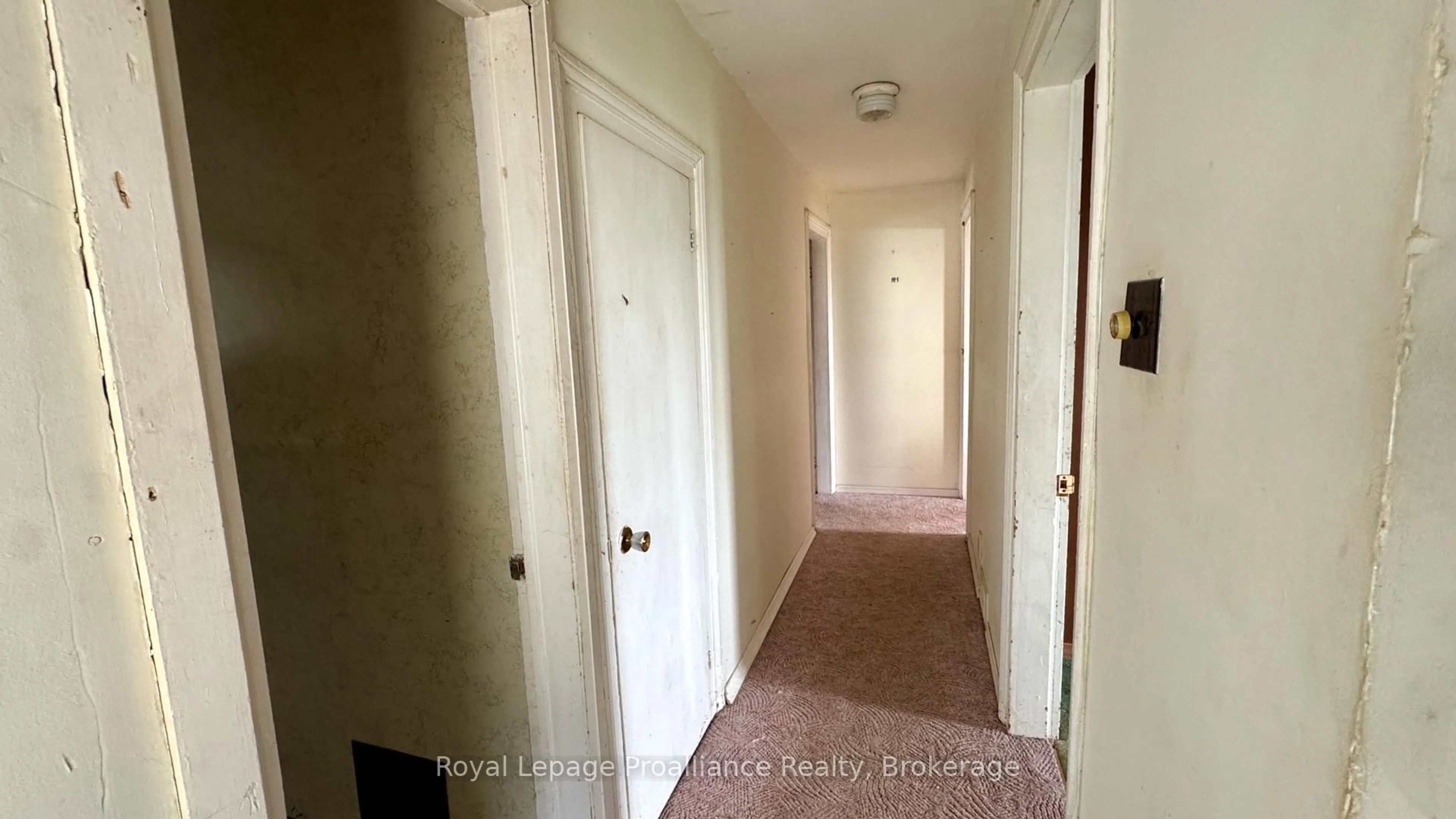 trreb/IMG-X13808048_0e5ed3fb-d986-448b-8ad6-89015af13672-l.jpg