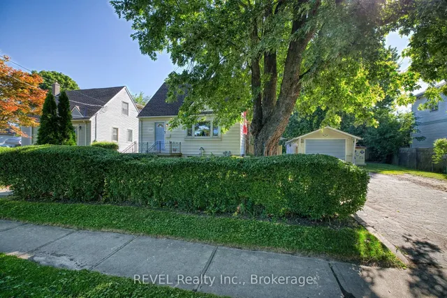 5608 Glamis Cres, Niagara Falls 2
