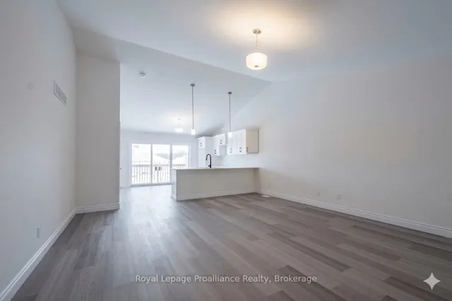 121 Farrington Cres, Prince Edward County 4