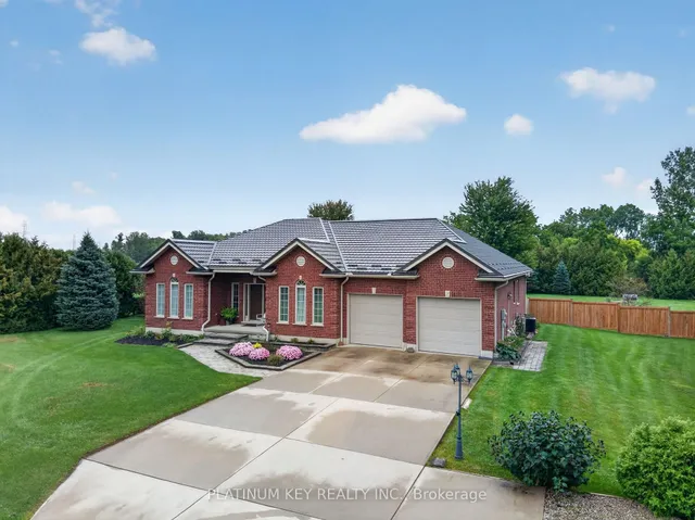653 Peter St, Strathroy-Caradoc 3