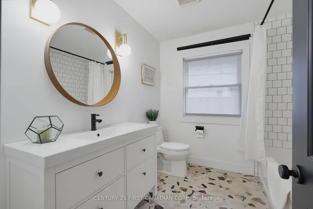 1125 The Pkwy, London East 5