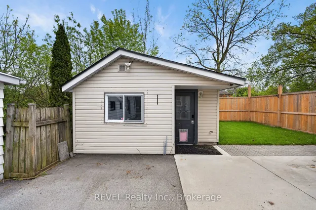 15 Phipps St, Fort Erie 4
