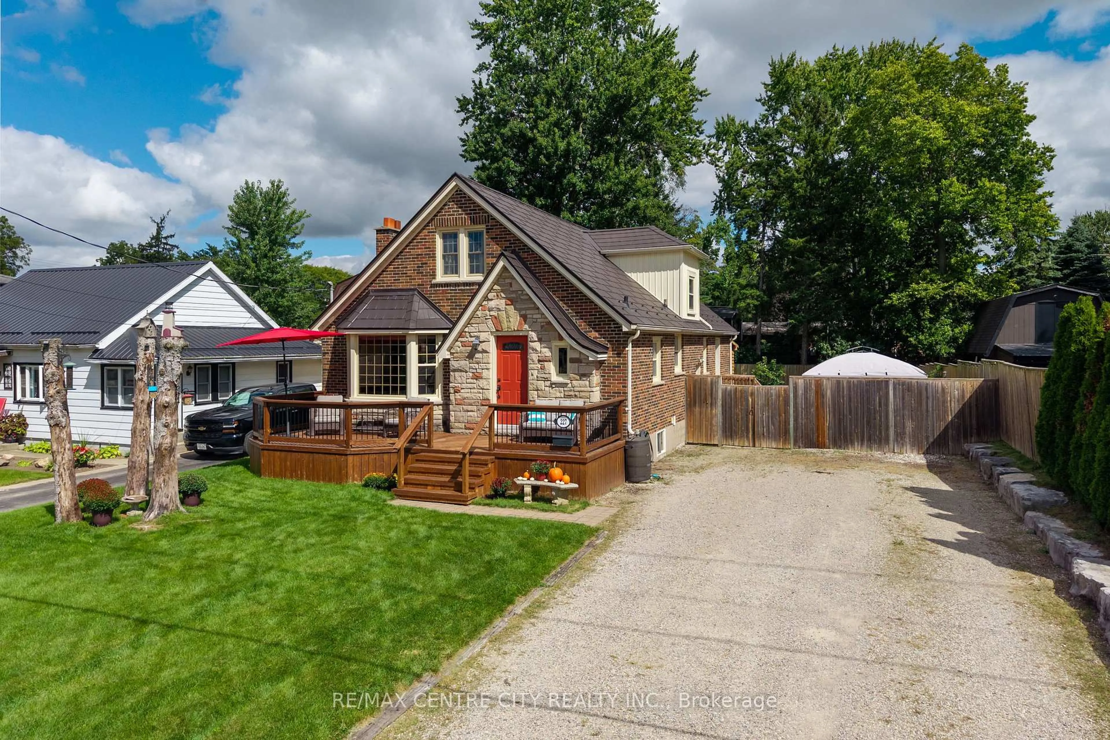 trreb/IMG-X13808546_e6b28b59-89c5-4ff6-ae4f-31438e5d1d54-l.jpg