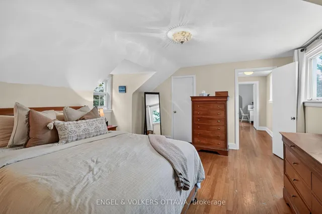 250 Faircrest Rd, Ottawa 3
