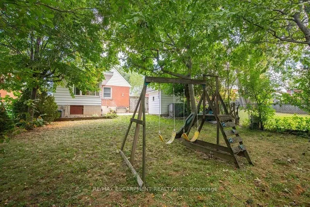 296 East 21st St, Hamilton 4