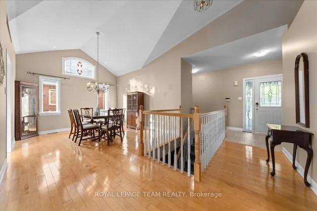 6 Amberlakes Dr, Stittsville 5