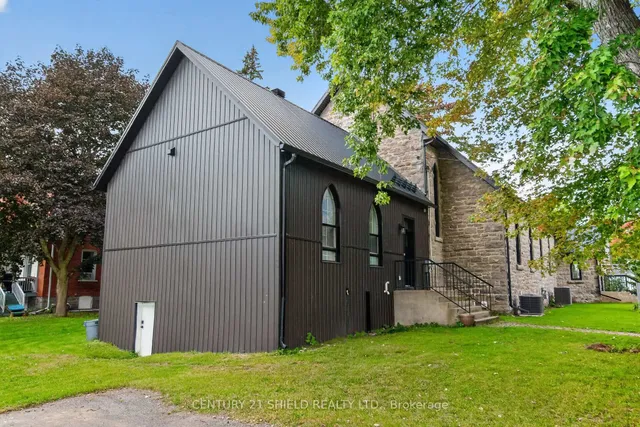 12 Maple St, South Glengarry 4