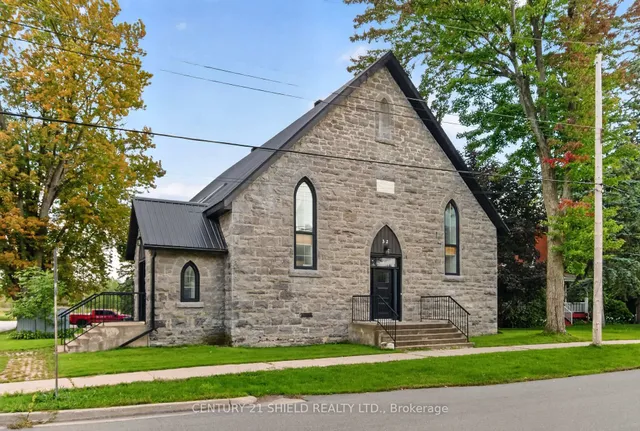 12 Maple St, South Glengarry 3