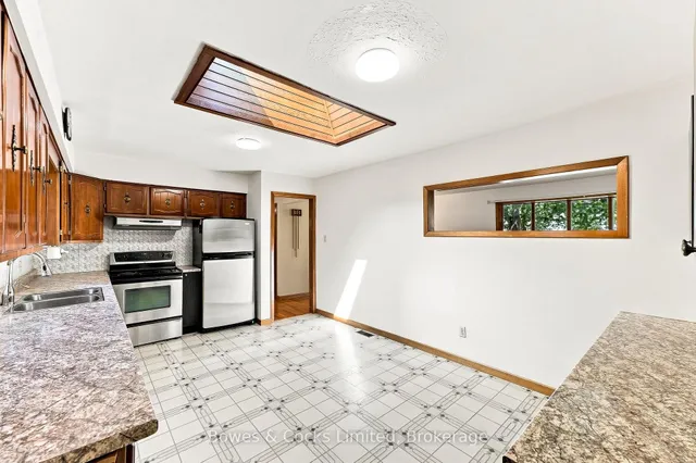 687 Lundy's Lane, Peterborough 5