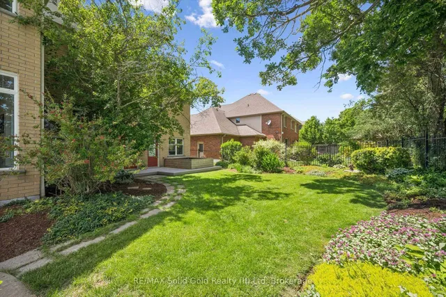 576 Falconridge Cres, Waterloo 5