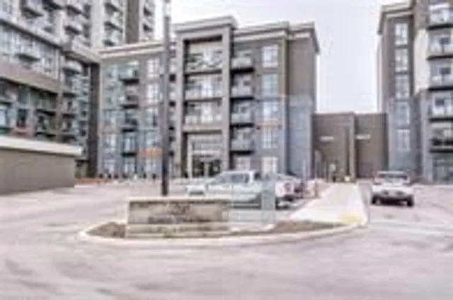 470 Dundas St #604, Hamilton 3