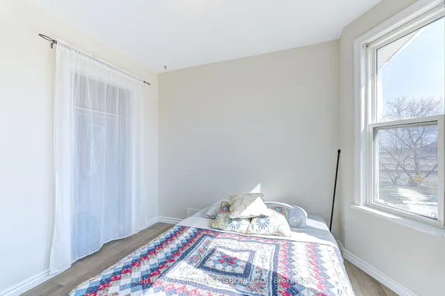 243 Gibson Ave, Hamilton 3