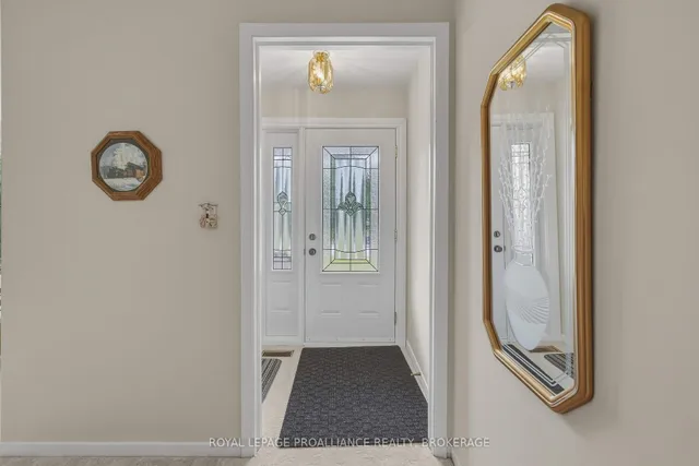 424 Maple Ridge Dr, Kingston 2