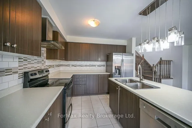 113 English Lane, Brantford 2