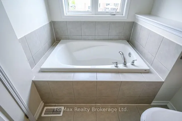 113 English Lane, Brantford 3