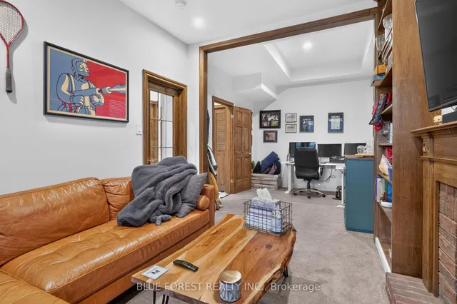 11-152 Albert St, London East 3