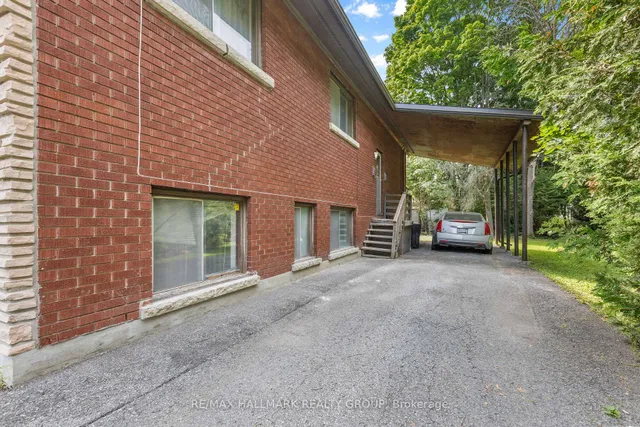 492 Vernon Ave, Ottawa 3