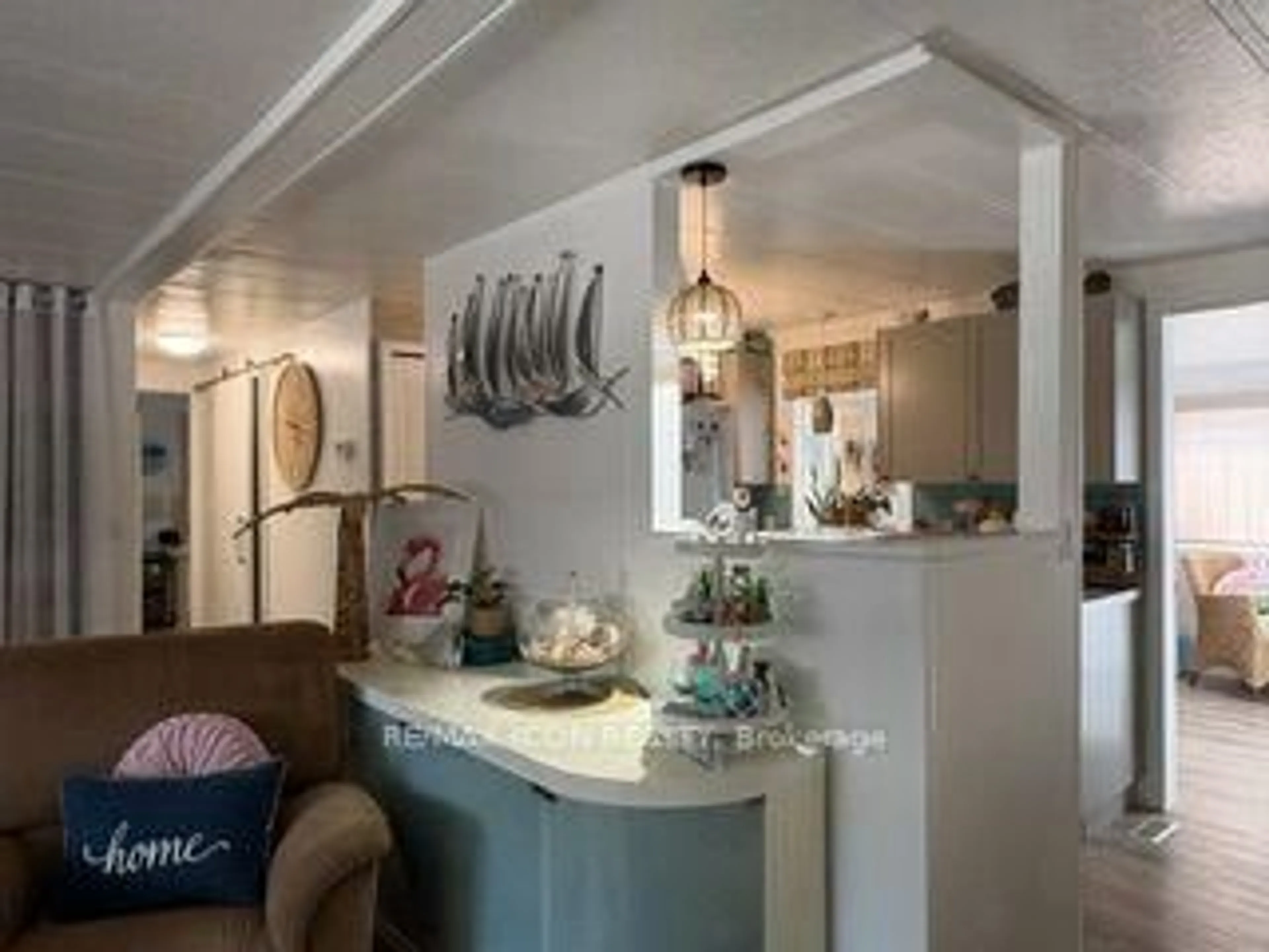 trreb/IMG-X13812138_fd1772c9-f2ff-476e-9de8-893d4d66aac9-l.jpg