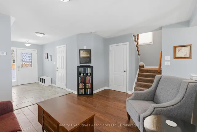 71 Truax St, Kawartha Lakes 3
