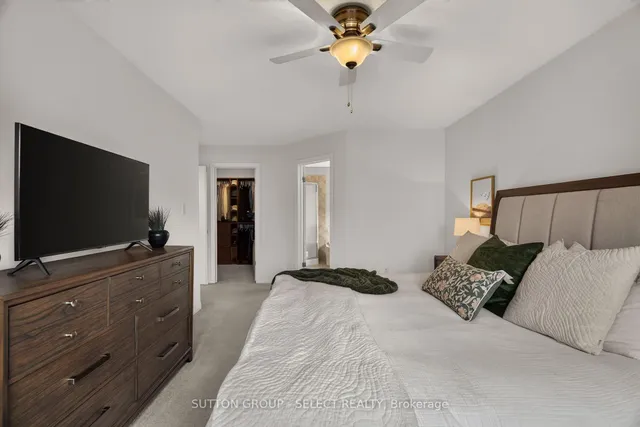 121 Tanoak Dr, London North 5