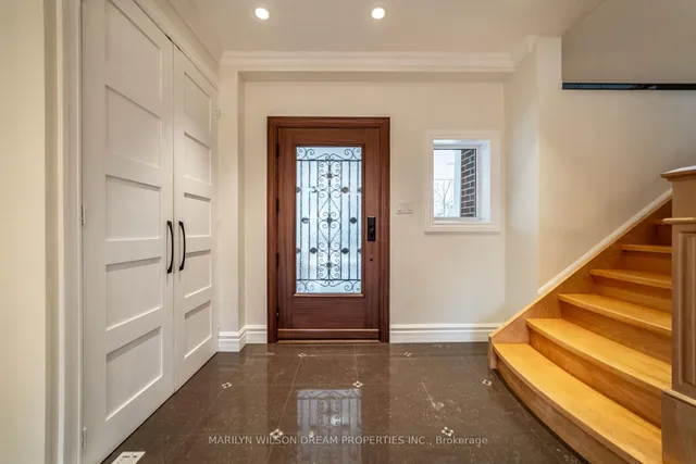 388 Mariposa Ave, Ottawa 3