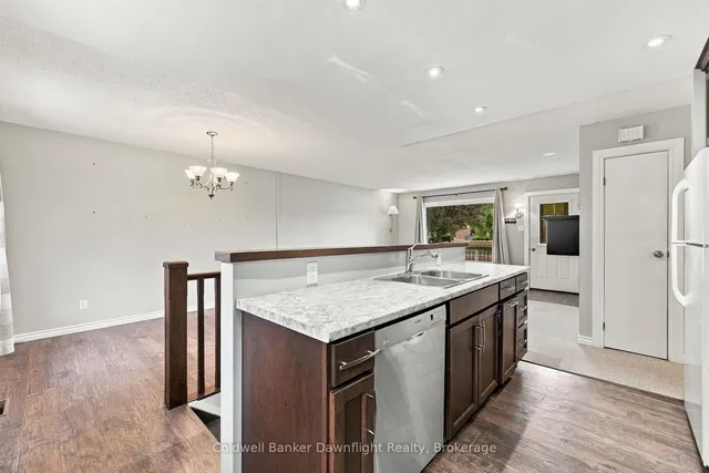 170 Jarvis St, Huron East 5