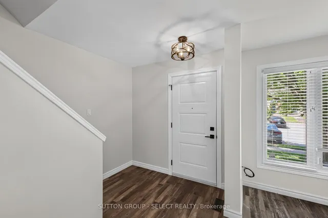 925 Lawson Rd #8, London North 3