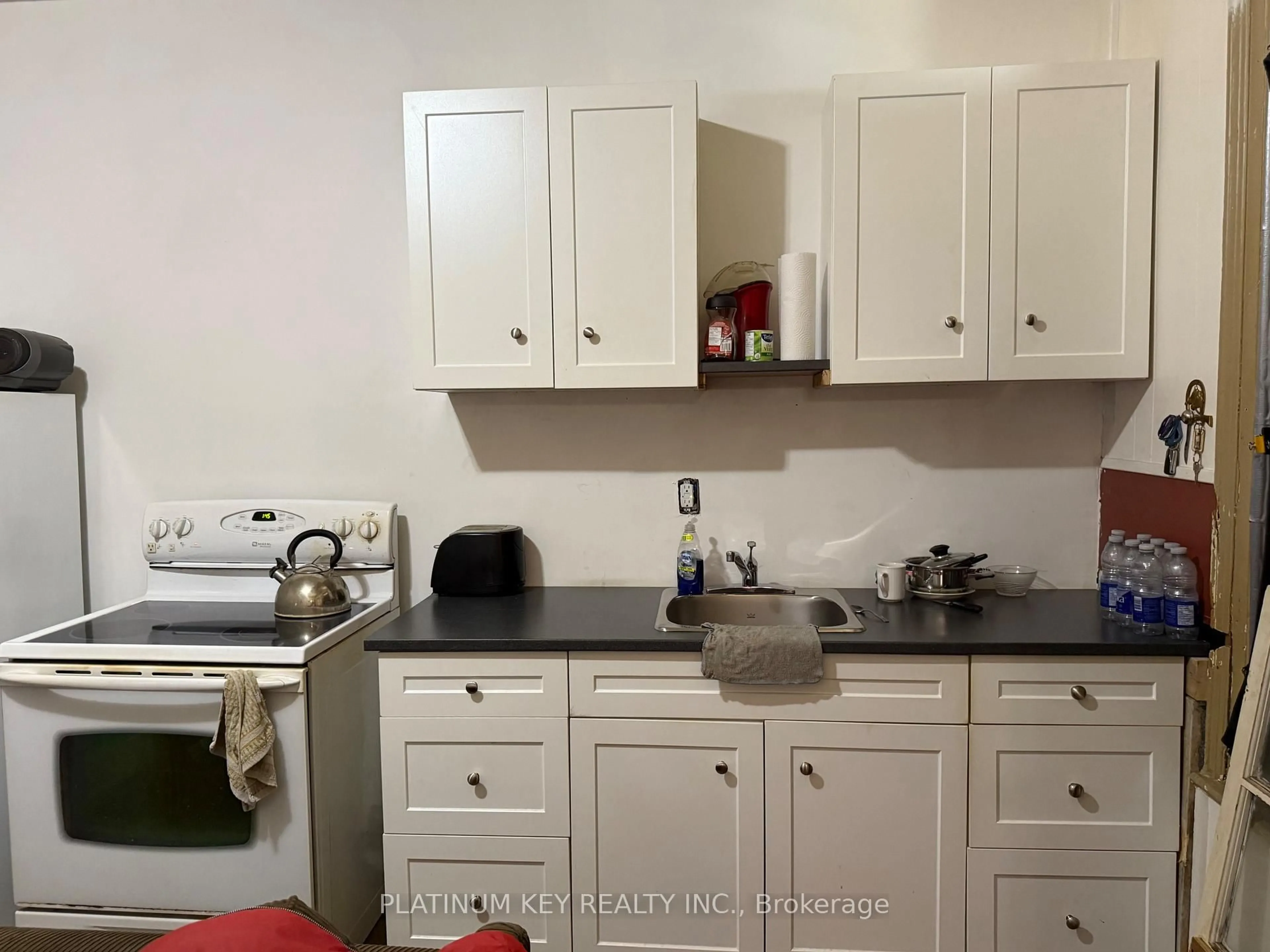 trreb/IMG-X13813168_7df63538-7ac8-456c-a82c-ce21549fa342-l.jpg